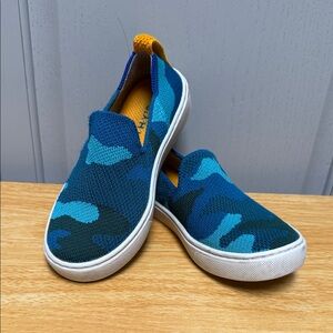 Kids Blue Camouflage Slip-On Shoes ( size k12)